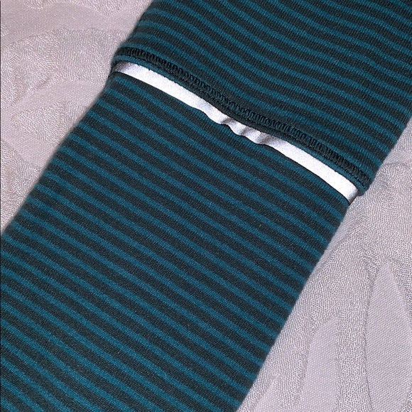 SOLD SOLD Lululemon top - Picture 4 of 5